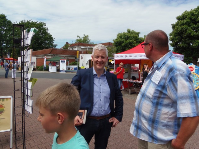 ../fotos/rathausfest_rhauderfehn_2017/2017-06-11 12.53.30.jpg